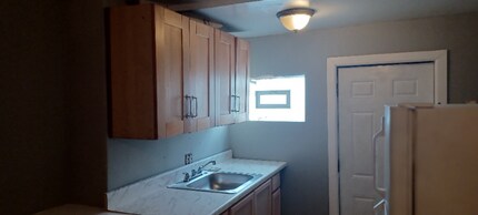 Building Photo - 331 E Roosevelt Blvd