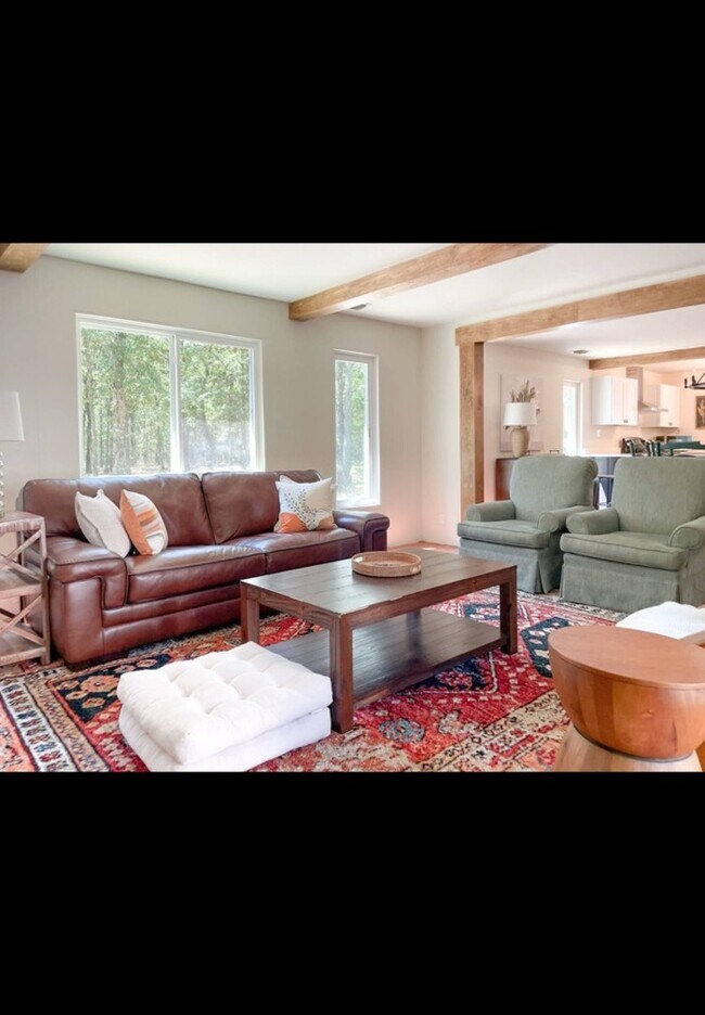 Building Photo - 758 RSCR 1490 Point - Furnished Home