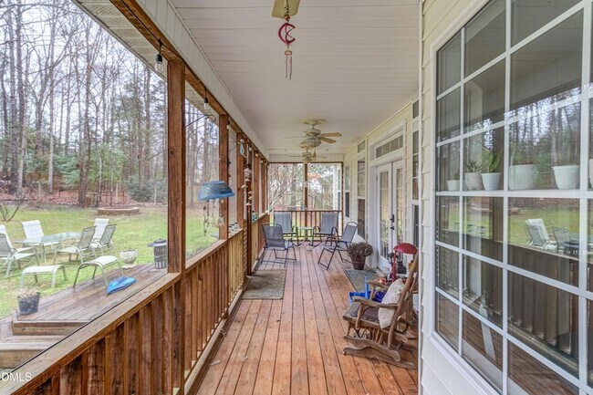 Building Photo - 6240 Hilbert Ridge Dr