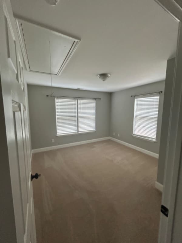 Building Photo - 10 N Rockview Dr