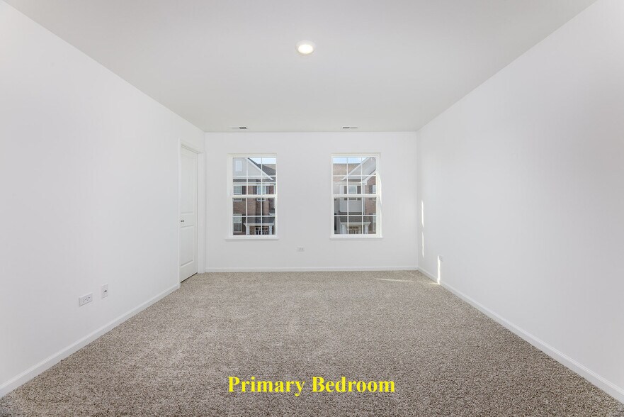 Building Photo - 1703 Neubauer Cir