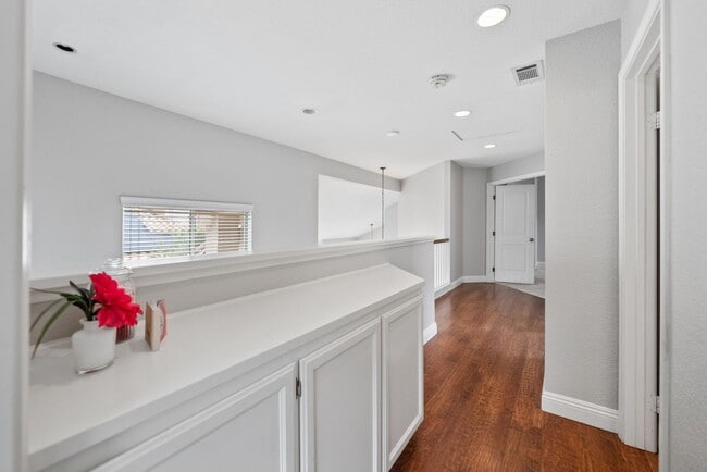 Building Photo - 40115 Starling St
