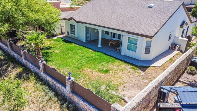 Building Photo - 5948 Anapaula Dr