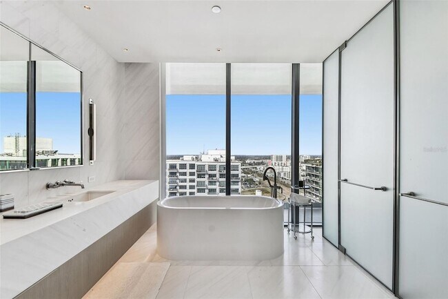 Building Photo - 1000 Water St