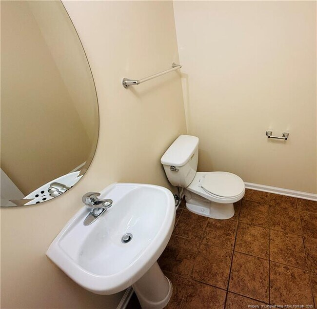Building Photo - 5326 Woodpecker Dr