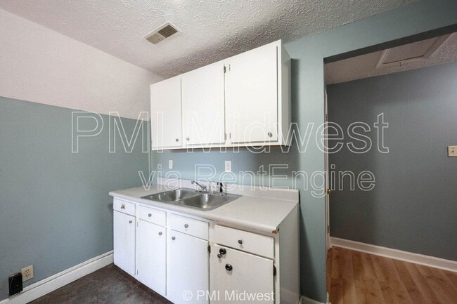 Building Photo - 921 S Buckeye St