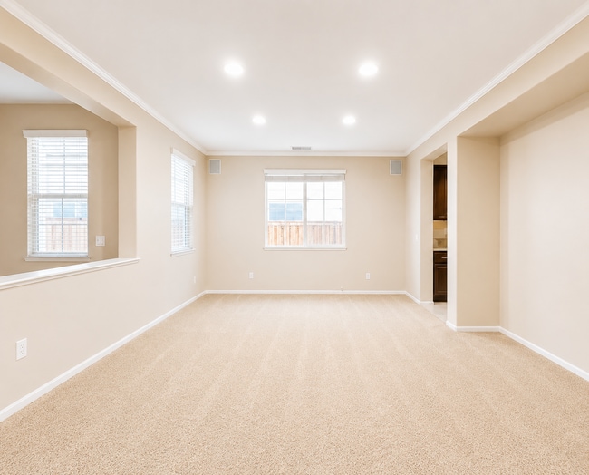 Building Photo - Beautiful Heritage Lake 3 Bedroom+ House for rent