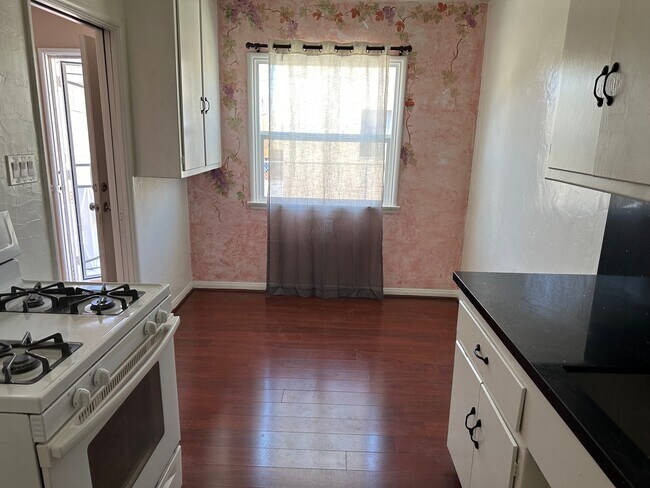 Building Photo - 26025 Cypress St