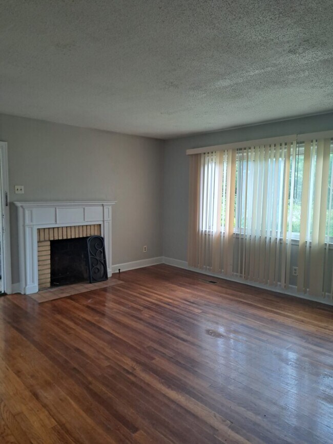 Building Photo - 813 46th St Ensley