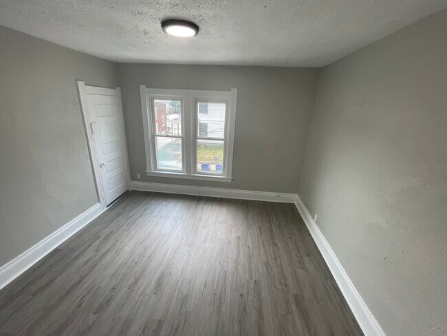 Building Photo - 29 Garfield Pl