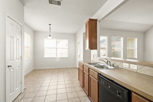 Building Photo - 15114 Cave Creek Dr