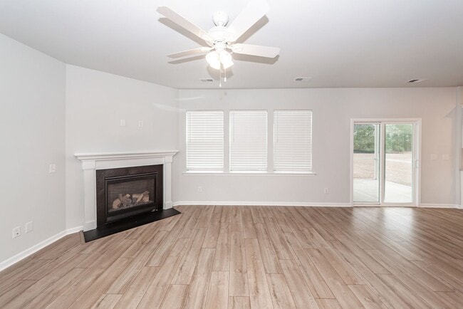Building Photo - 4 Bedroom, 2.5 Bathroom Home in Cane Bay Plantation - Summerville