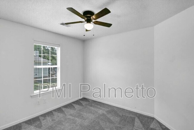 Building Photo - 212 Brookstone Way
