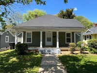 Building Photo - Newly Renovated 2 Bedroom Bungalow!!!