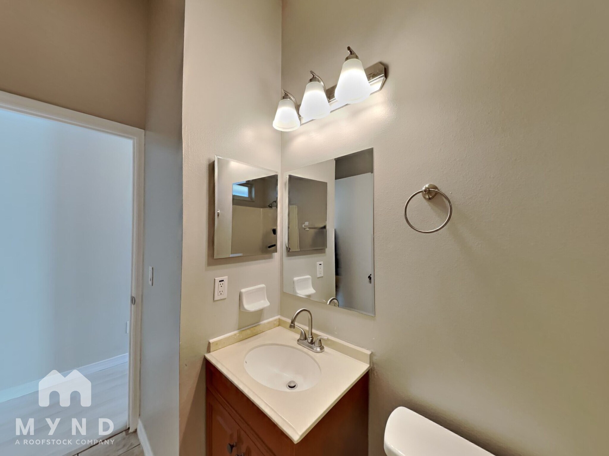 Building Photo - 9591 Lupine Ave