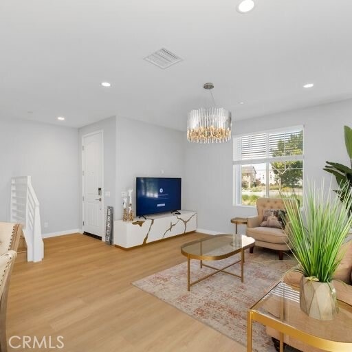 Building Photo - 136 Modjeska