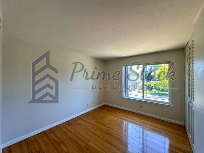 Building Photo - 2391 Sandpiper Way