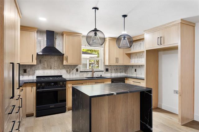 Building Photo - 6746 Braeburn Dr