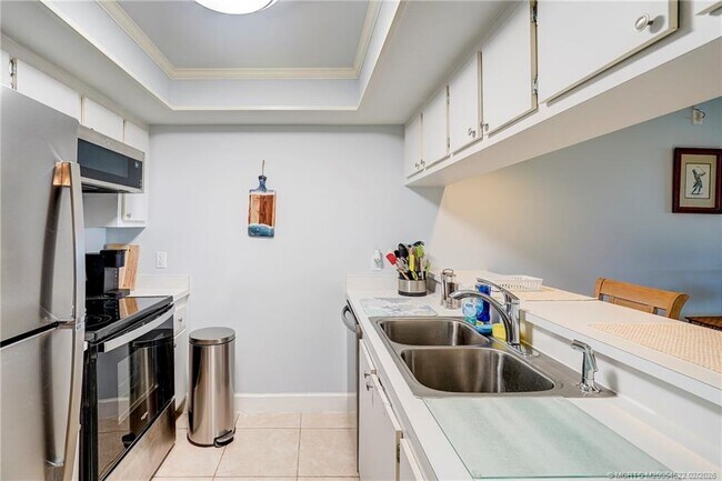 Building Photo - 40 NE Plantation Rd