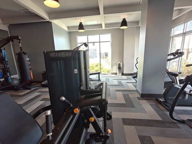 Building Photo - Luxury One-Bedroom Condo for Lease