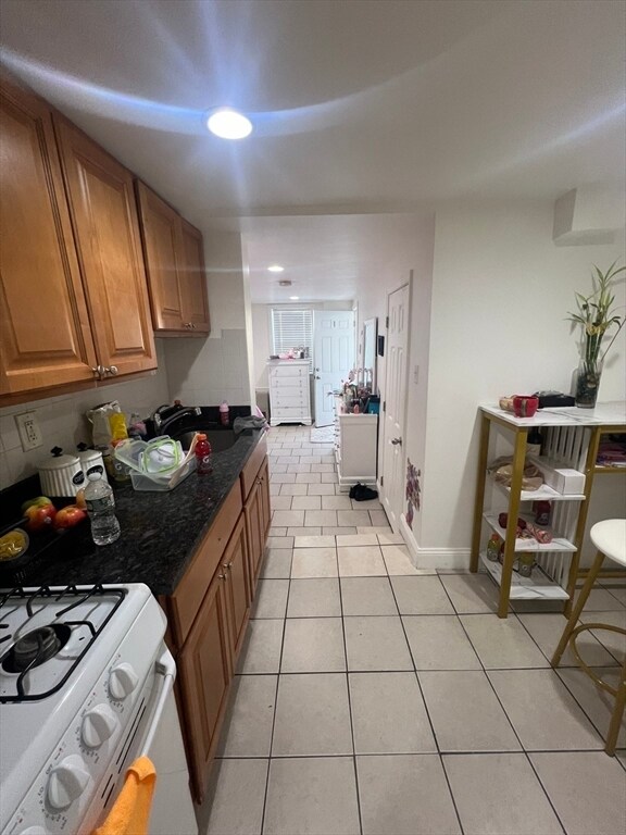 Building Photo - 104 Beacon St