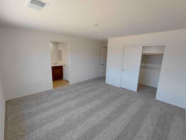 Building Photo - 475 Palomino Ct