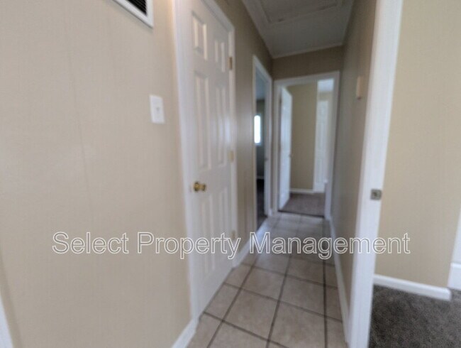 Building Photo - 926 Houston Dr