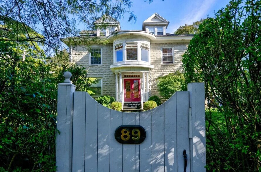 Primary Photo - 89 N Pine Ave