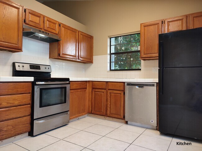 Building Photo - 3826 Circle Lake Dr