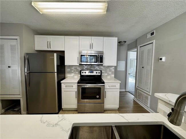 Building Photo - 1107 Sandy Ln Dr