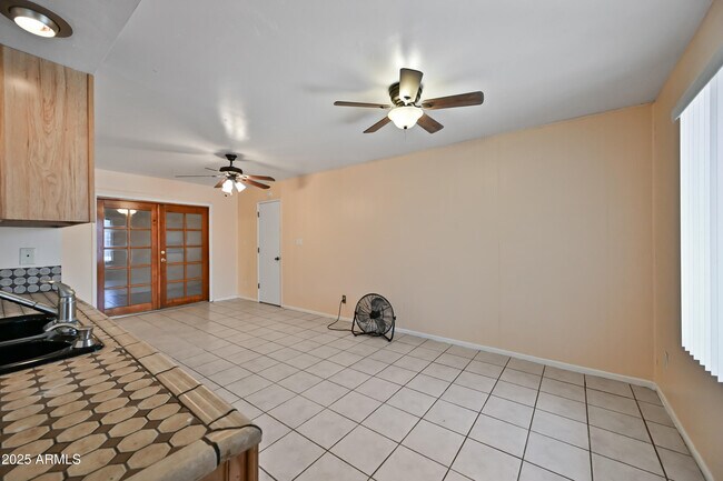 Building Photo - 8444 W Montecito Ave
