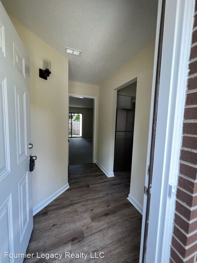 Building Photo - 3 br, 2.5 bath House - 4239 Baylor Street