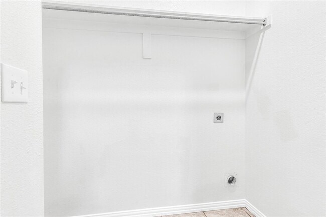 Building Photo - 213 Wyndham Meadows Way