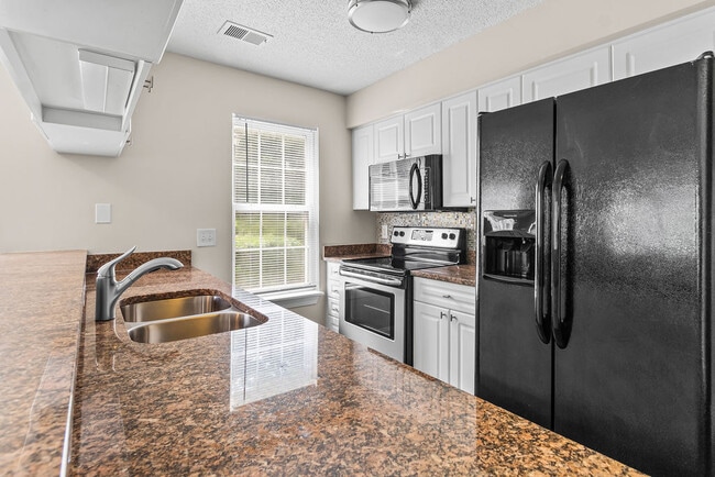 Building Photo - Woodmoor Condo