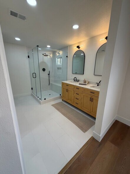 Building Photo - 251 Asta Ct