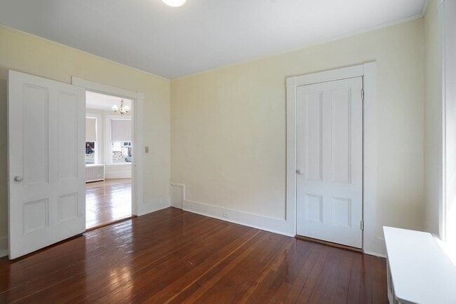 Building Photo - 2 Messervy St