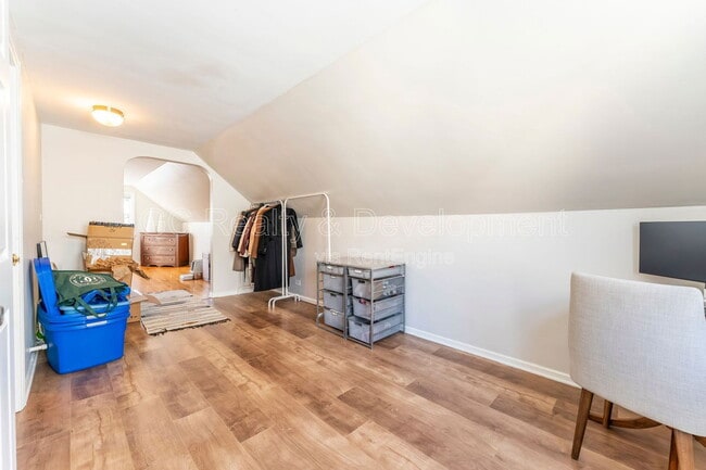 Building Photo - 3309 N Leavitt St