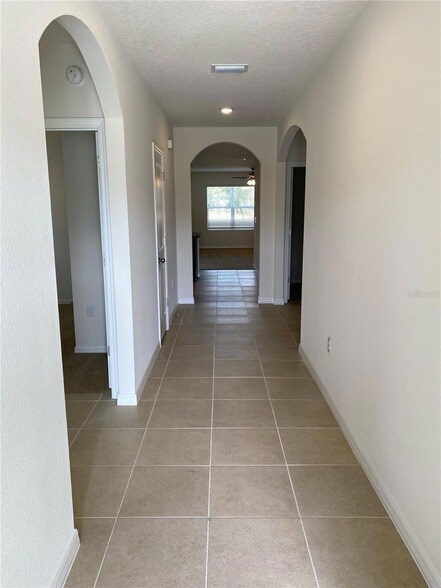 Building Photo - 2961 NE 43rd Rd