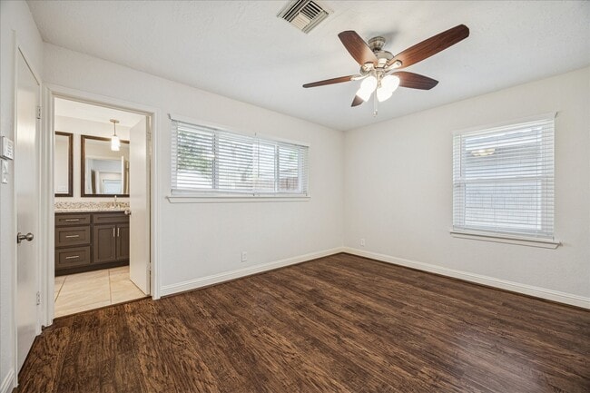 Building Photo - 5226 Nina Lee Ln