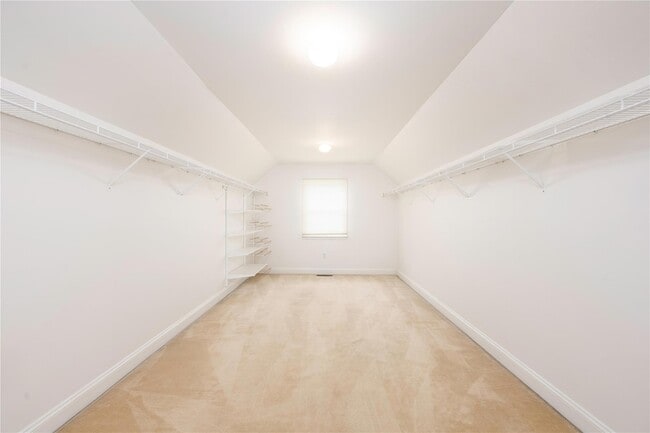 Building Photo - 46 McGuiness Ln
