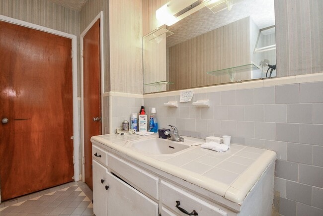 Building Photo - 5522 Nassau Rd