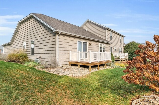 Building Photo - 1701 E Amber Ln