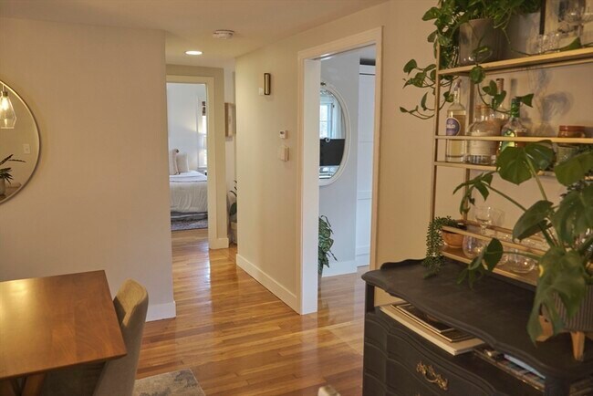 Building Photo - 474 Tremont St
