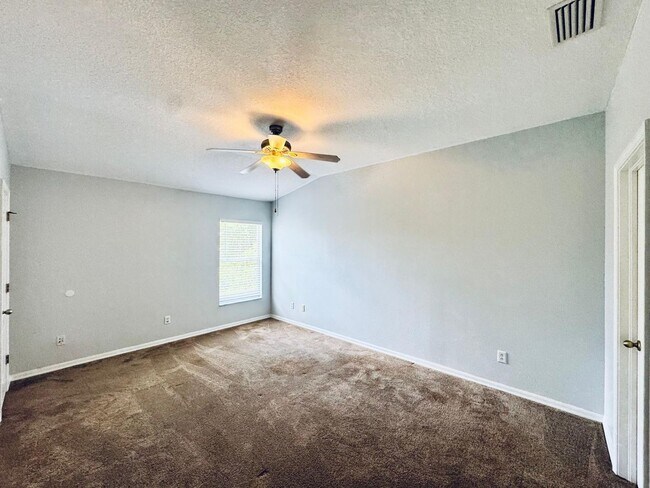 Building Photo - Spacious 2-Bedroom Townhome in Gated Fishh...