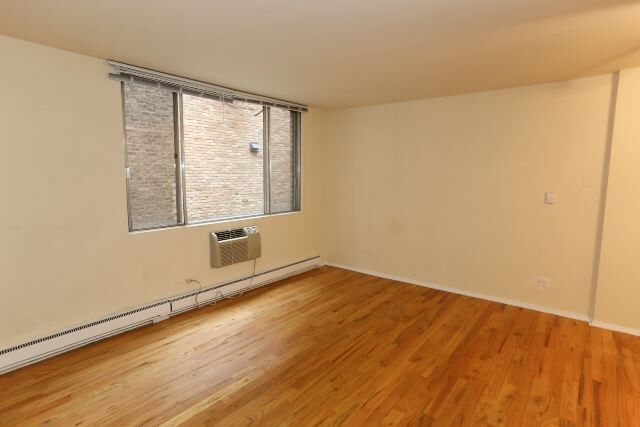 Building Photo - 1329 N Dearborn St