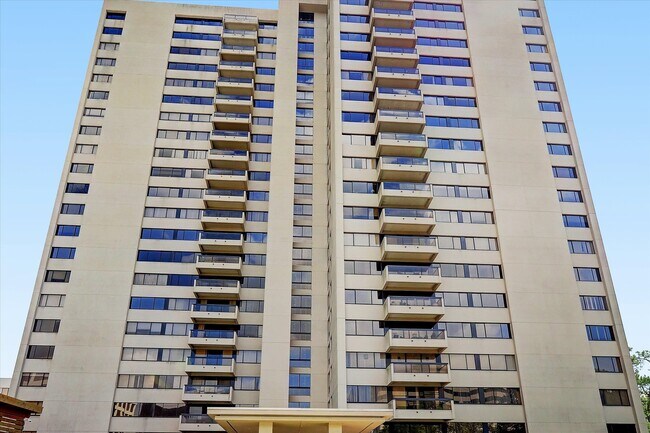 Building Photo - 49 Briar Hollow Ln