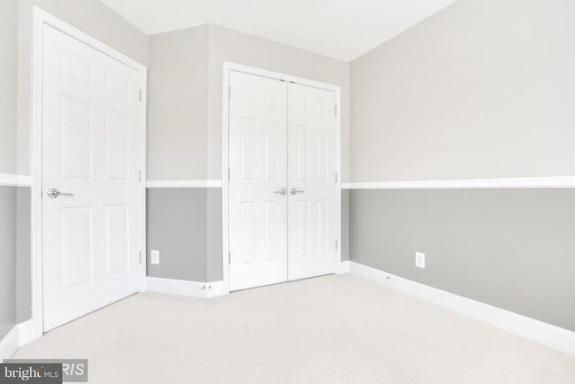 Building Photo - 2159 Oberlin Dr