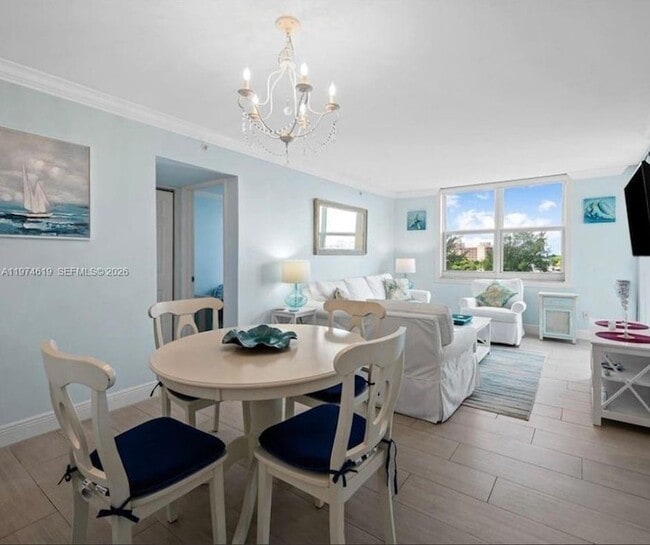 Building Photo - 1505 N Riverside Dr