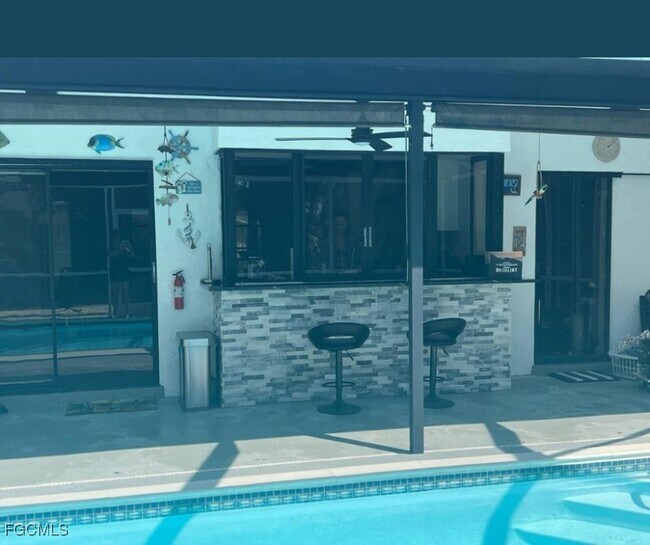 Building Photo - 3410 SE 11th Pl