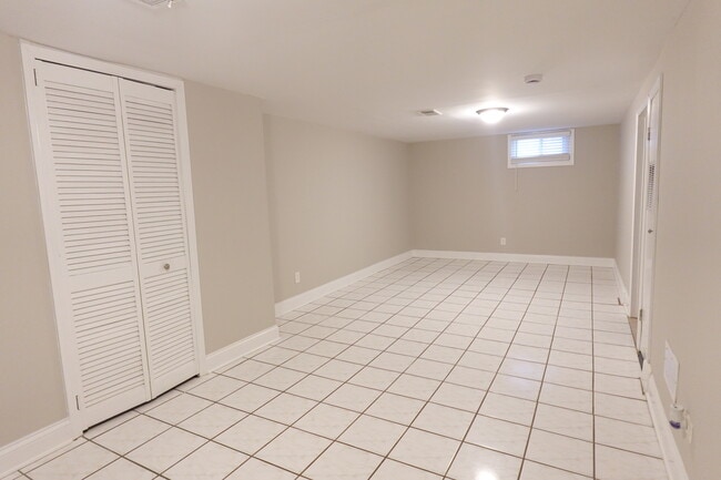 Building Photo - 2401 Huron Terrace